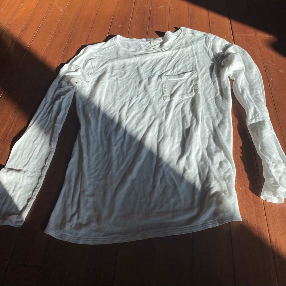 White long sleeve tee
